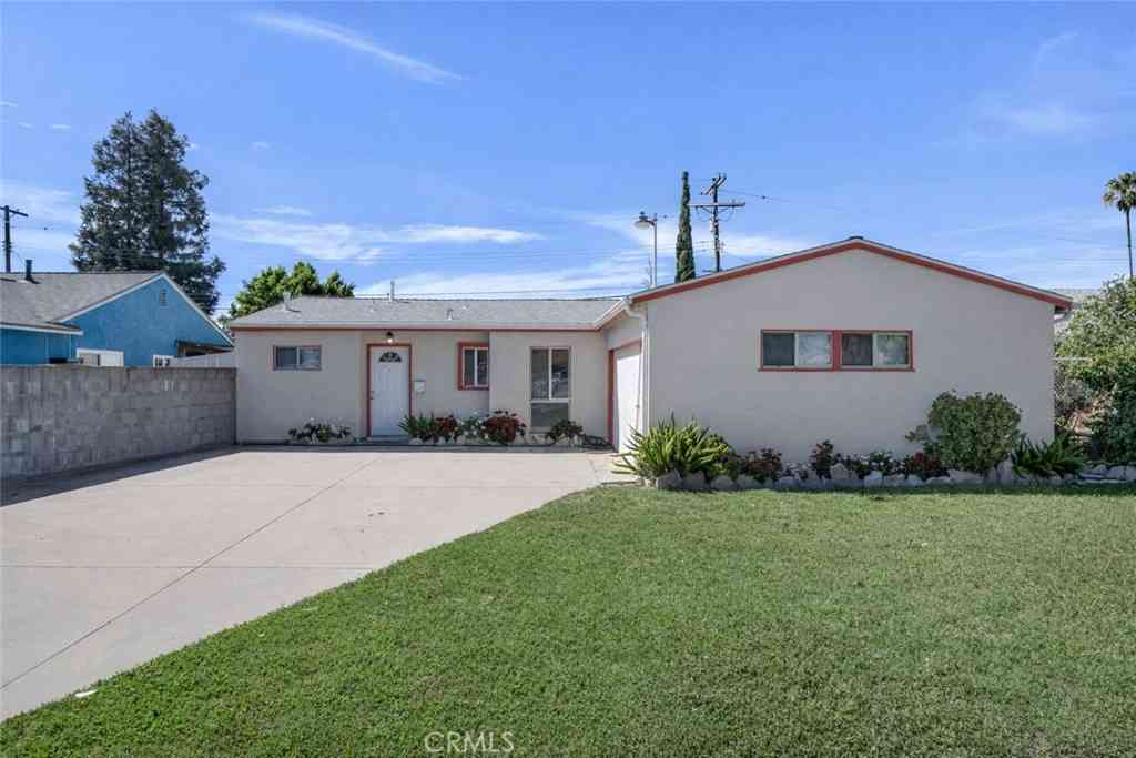 Homes For Sale - 8207 Yarmouth<br/> Reseda, CA 91335