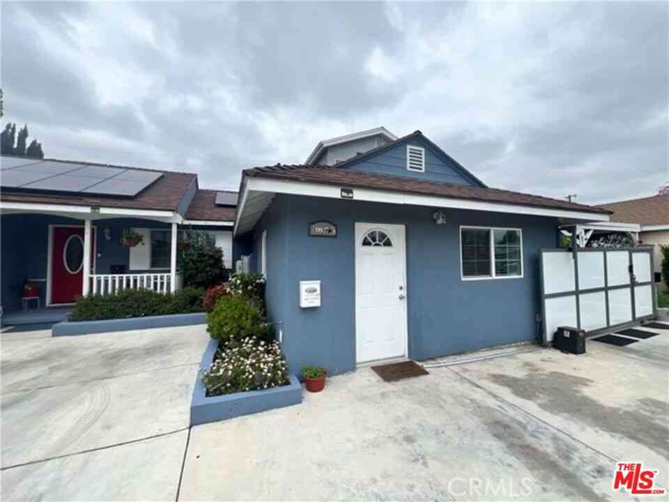 Homes For Sale - 10937 Whitaker Avenue<br/> Granada Hills, CA 91344