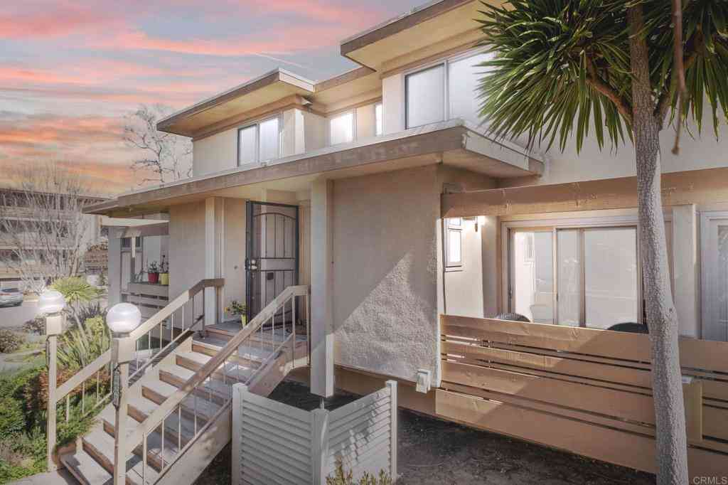 Townhouse For Sale - 2658 Worden Street #223<br/> San Diego, CA 92110