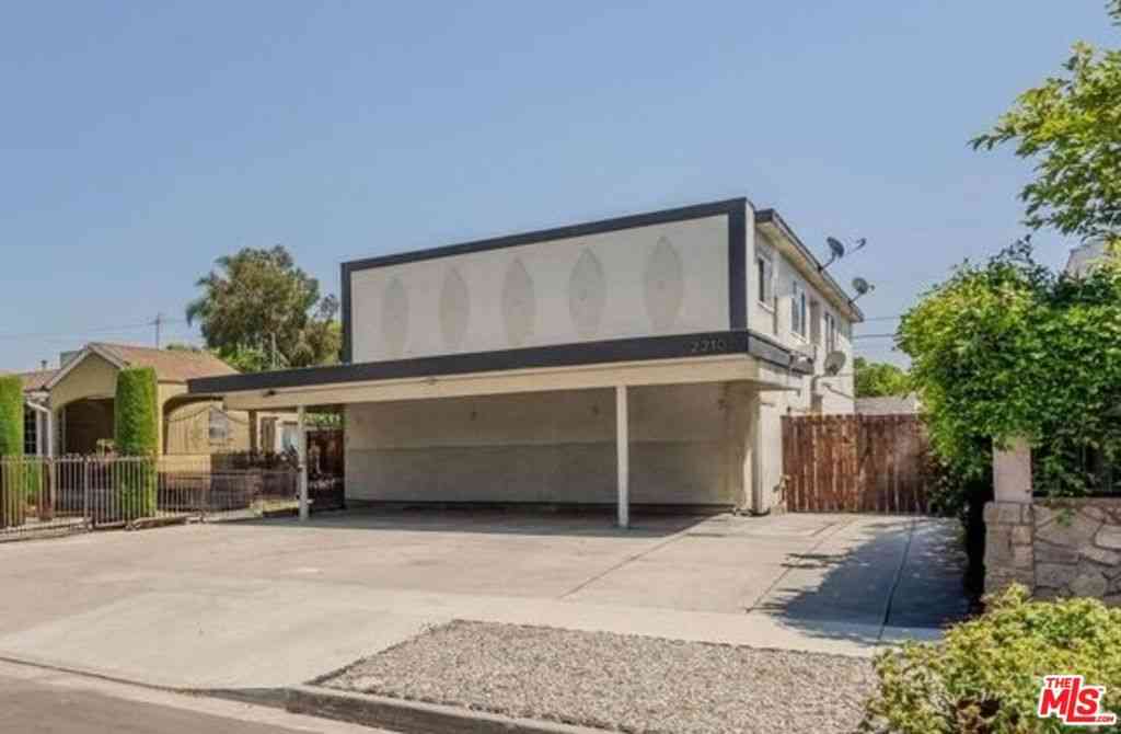 Condo For Rent - 2210 S Sycamore Avenue #3<br/> Los Angeles, CA 90016