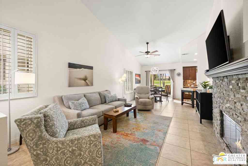 Condo For Sale - 41495 Preston Trail<br/> Palm Desert, CA 92211