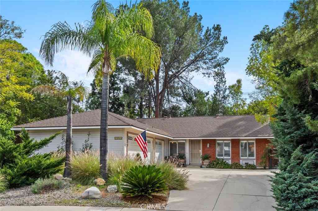 Homes For Sale - 8401 Natalie Lane<br/> West Hills, CA 91304
