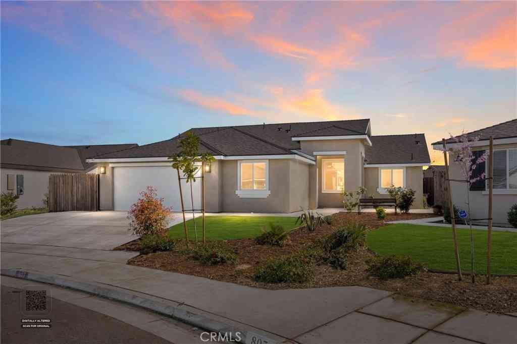 Homes For Sale - 807 Potts Point Way<br/> Bakersfield, CA 93307