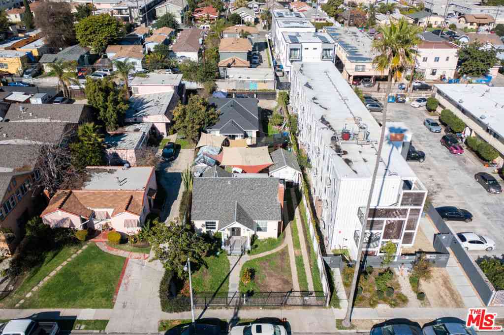 Homes For Sale - 843 W 82nd Street<br/> Los Angeles, CA 90044