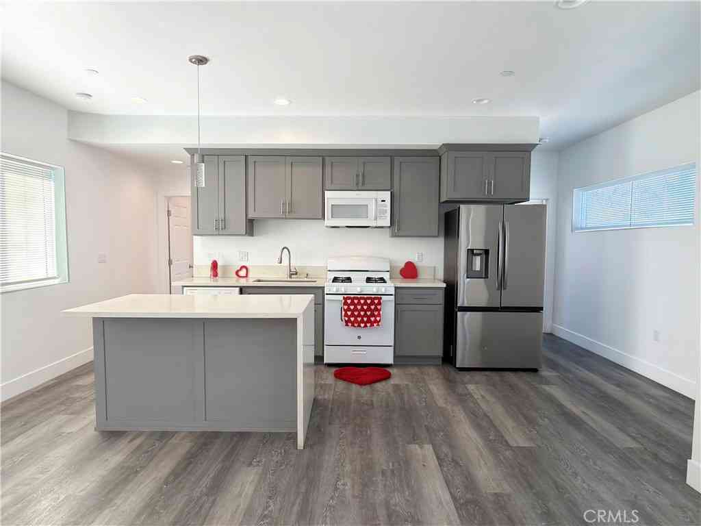 Apartment For Rent - 1489 Atlantic Avenue<br/> Long Beach, CA 90813
