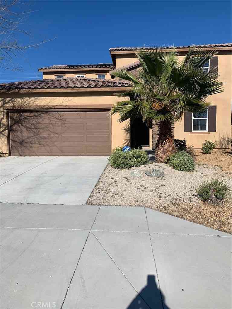 Homes For Sale - 15038 Paseo Verde Place Row<br/> Victorville, CA 92394