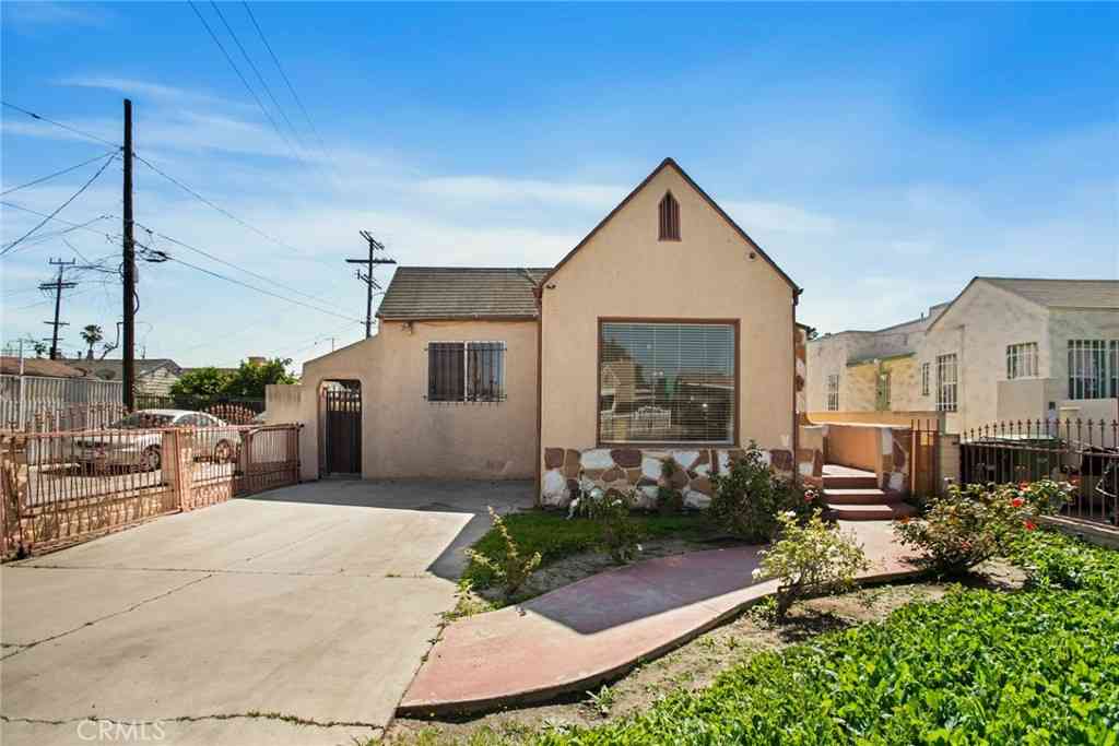 Homes For Sale - 514 W 102nd St<br/> Los Angeles, CA 90044
