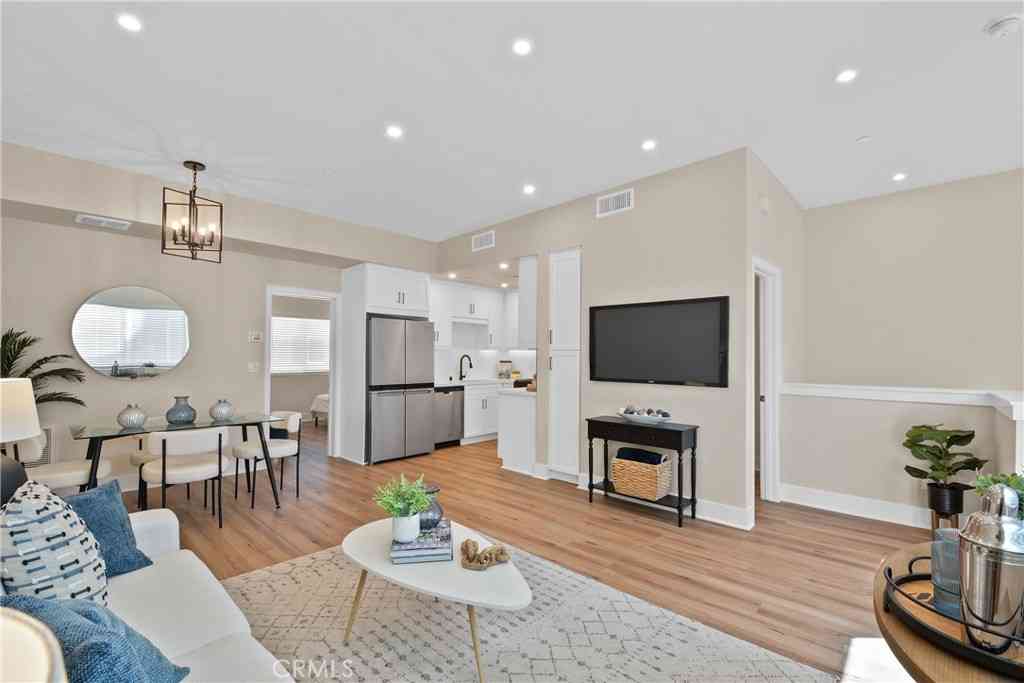 Townhouse For Sale - 18092 Prairie Avenue #104<br/> Torrance, CA 90504