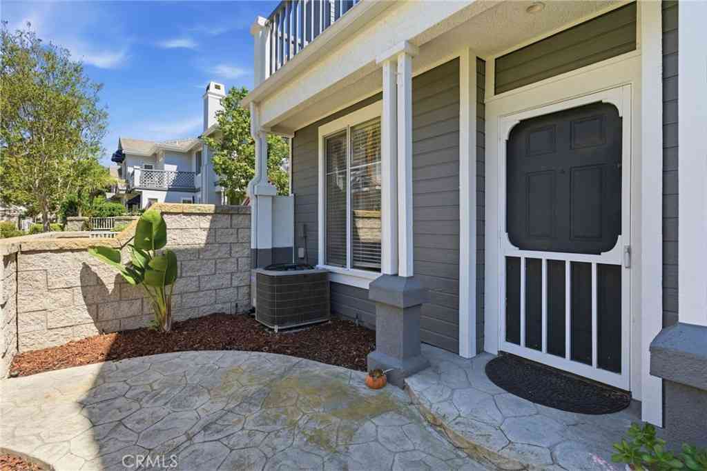 Townhouse For Sale - 65 Carlsbad<br/> Aliso Viejo, CA 92656