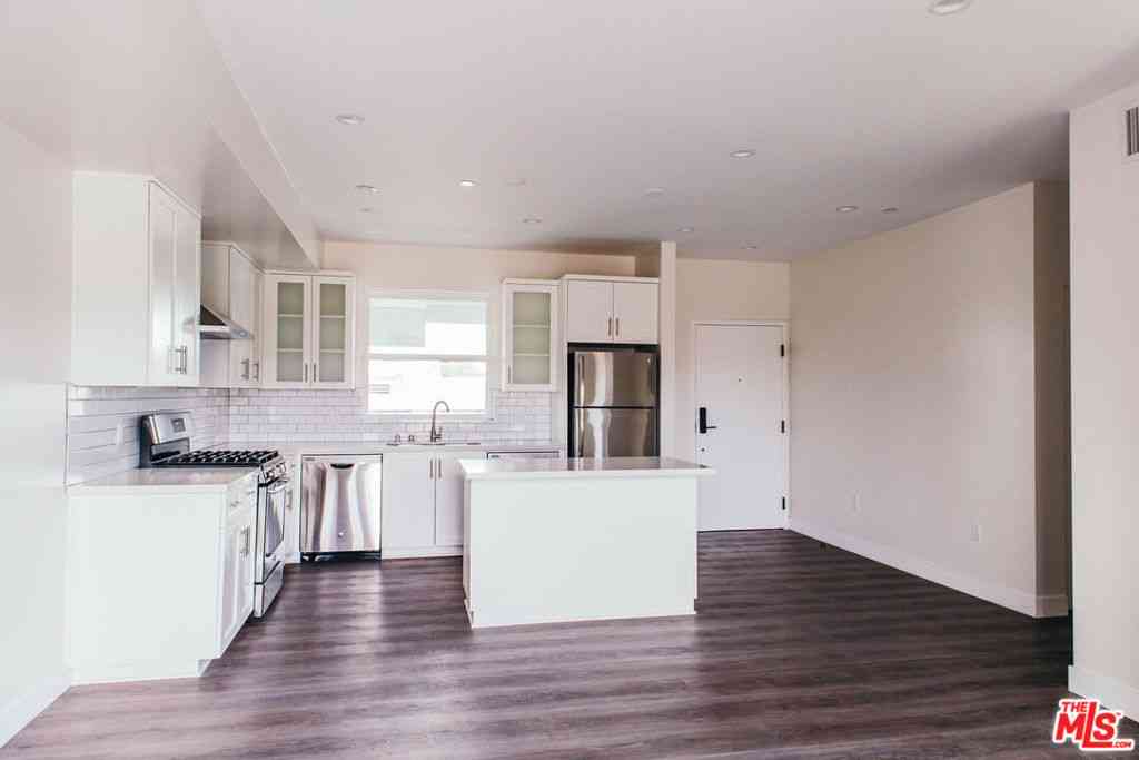 Condo For Rent - 1431 S Sherbourne Drive #4<br/> Los Angeles, CA 90035