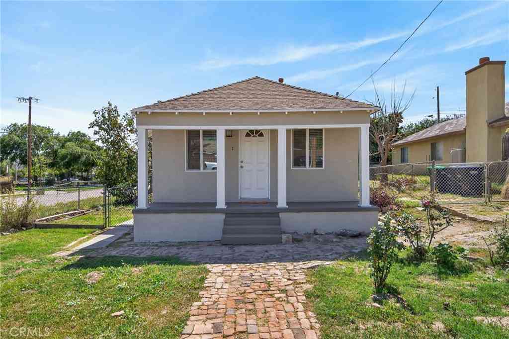 Homes For Sale - 410 W M Street<br/> Colton, CA 92324