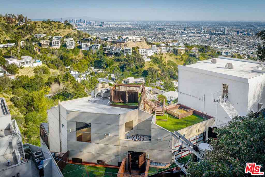 Homes For Sale - 2189 Sunset Plaza Drive<br/> West Hollywood, CA 90069