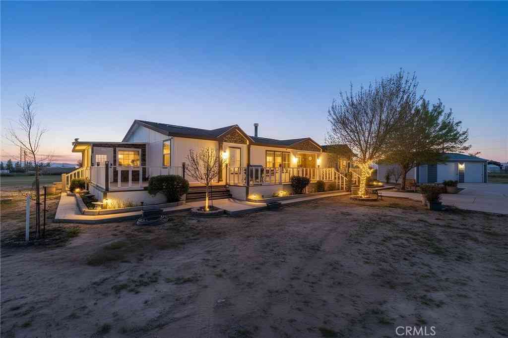 Homes For Sale - 9890 Sue Ave<br/> Rosamond, CA 93560