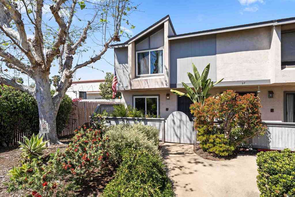 Townhouse For Sale - 2135 E Valley #28<br/> Escondido, CA 92027
