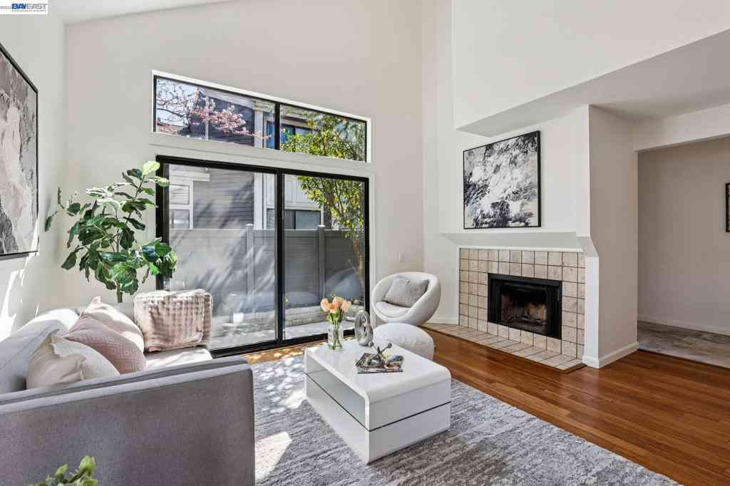 Condo For Sale - 5375 Black Ave #1<br/> Pleasanton, CA 94566