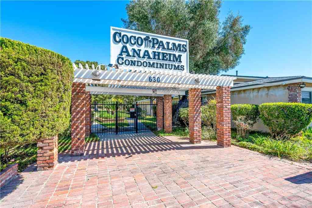 Condo For Sale - 630 S Knott #6<br/> Anaheim, CA 92804