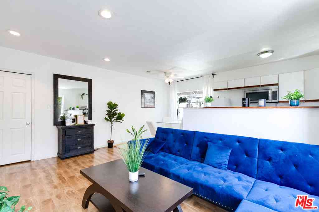 Condo For Rent - 137 Rexford #3<br/> Beverly Hills, CA 90212