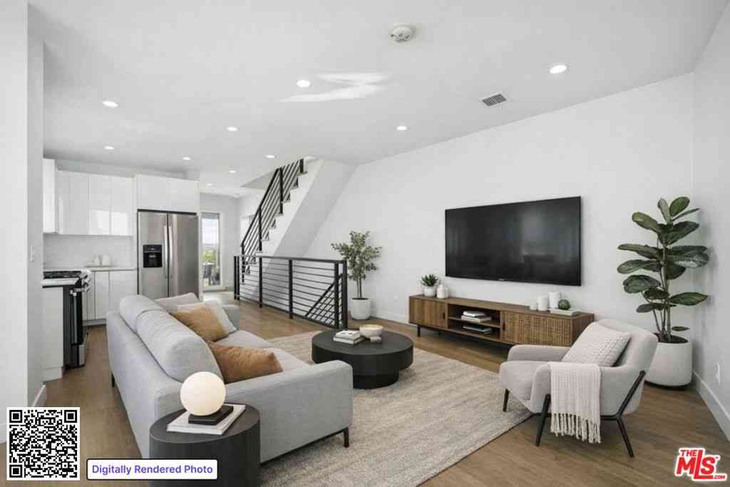 Condo For Rent - 4523 St Elmo Drive #1/2<br/> Los Angeles, CA 90019