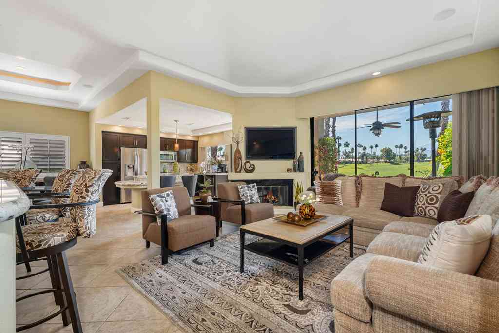 Condo For Sale - 76075 Palm Valley Drive<br/> Palm Desert, CA 92211