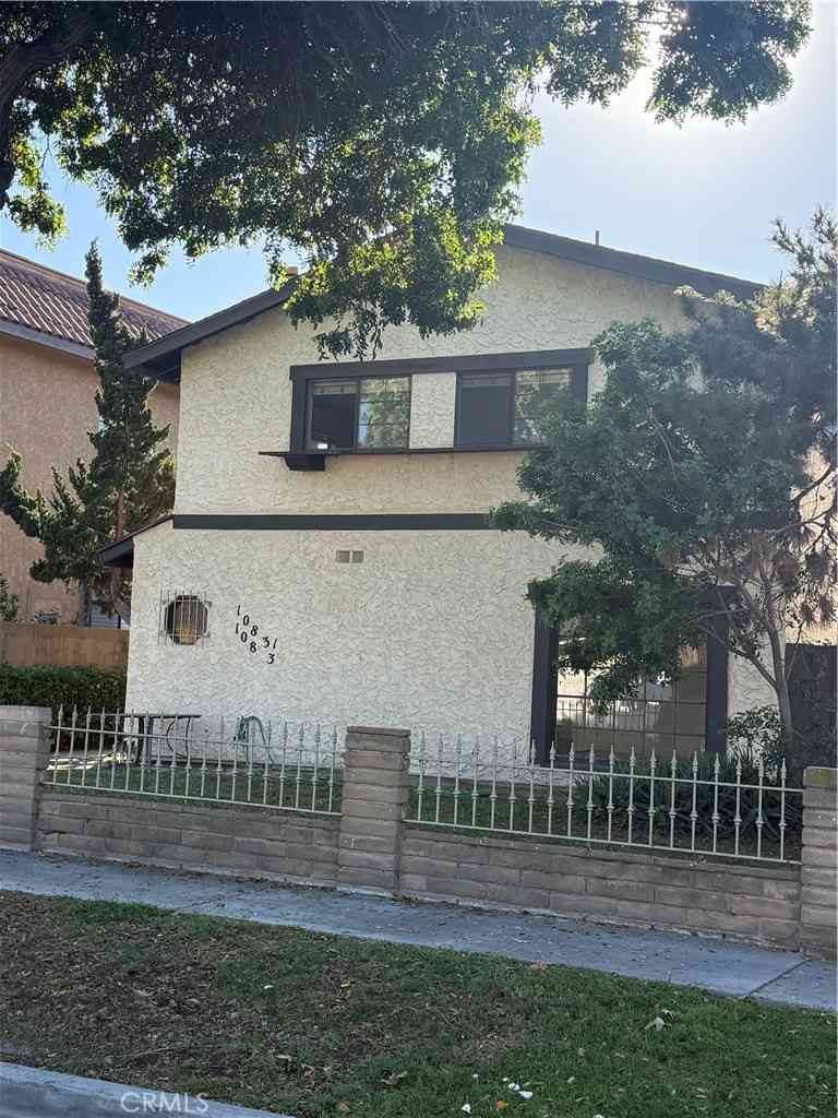 Apartment For Rent - 10831 Pine<br/> Los Alamitos, CA 90720