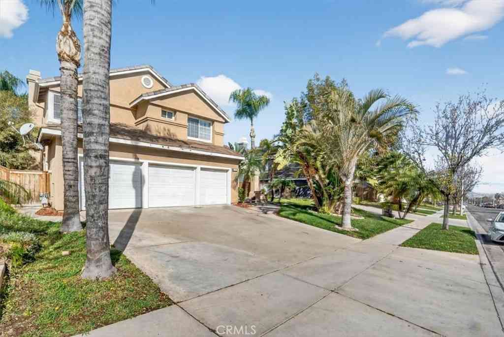 Homes For Sale - 2620 Taylor<br/> Corona, CA 92882