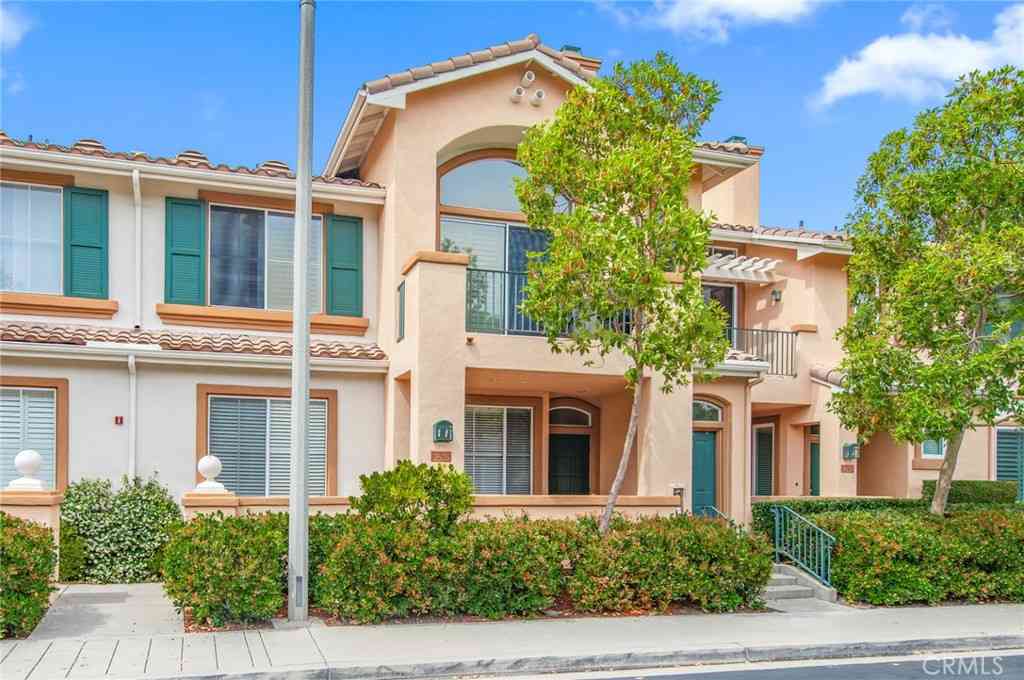 Condo For Sale - 2605 Ladrillo Aisle<br/> Irvine, CA 92606