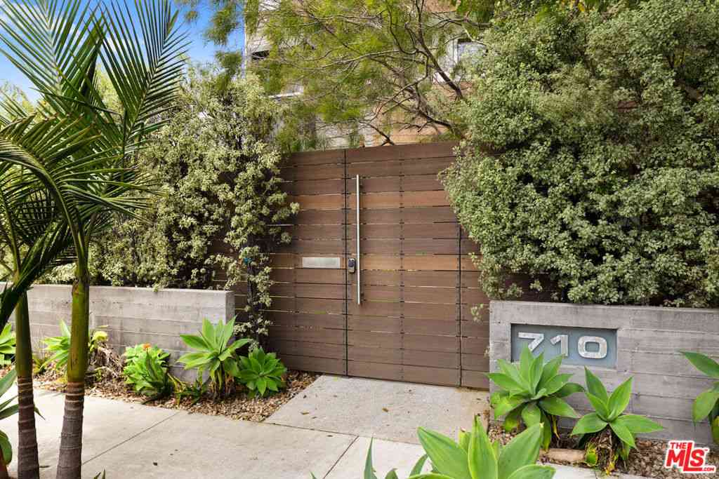 Homes For Rent - 710 Milwood Avenue<br/> Venice, CA 90291