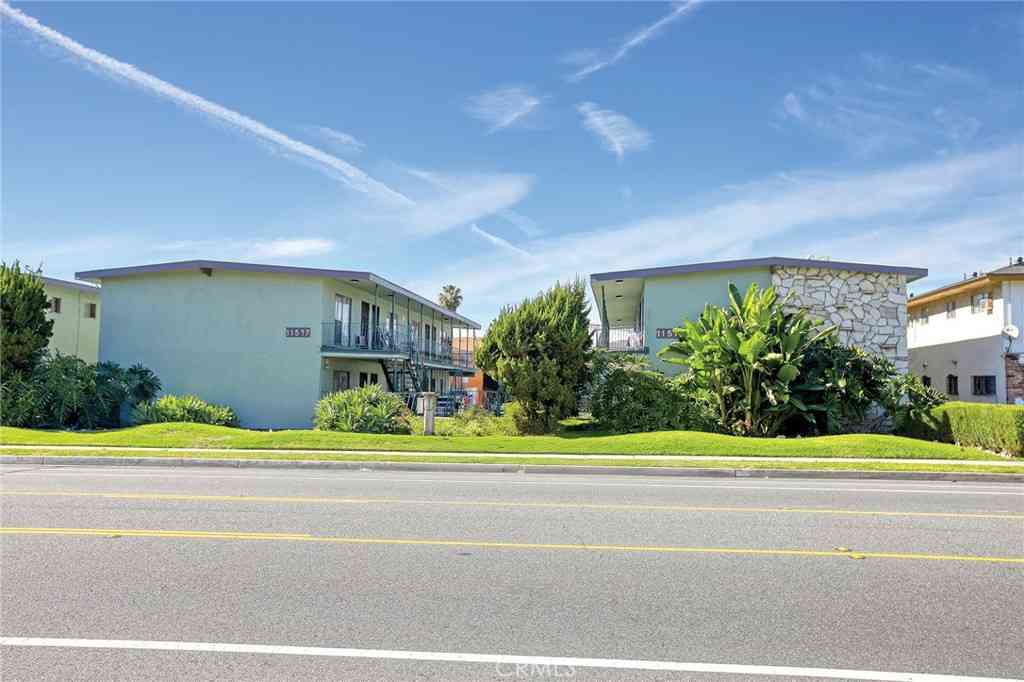 Homes For Sale - 11517 Old River School Rd<br/> Downey, CA 90241