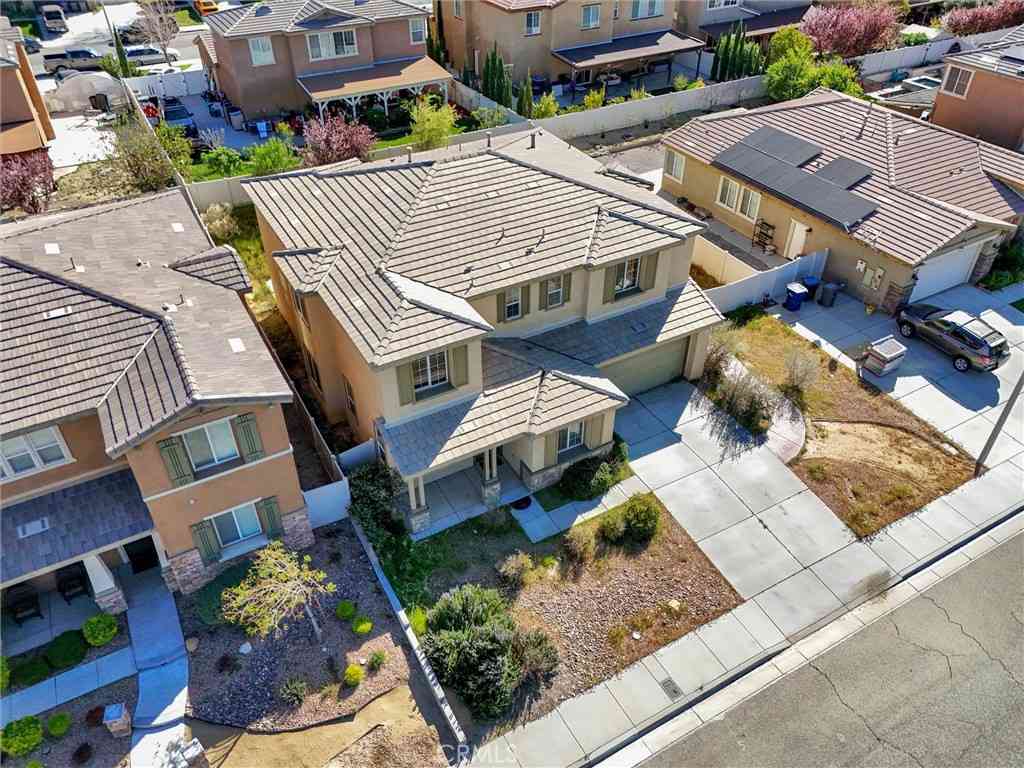 Homes For Sale - 5750 Kingsbury Road<br/> Palmdale, CA 93552