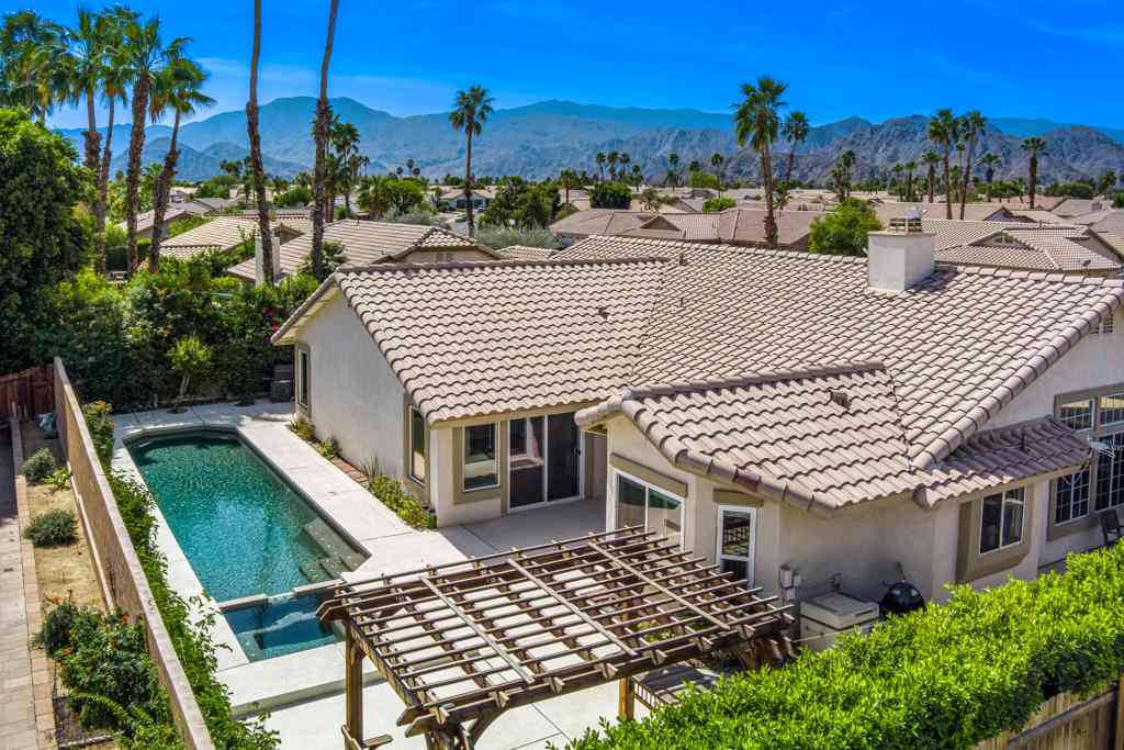 Homes For Sale - 44120 Calico Circle<br/> La Quinta, CA 92253