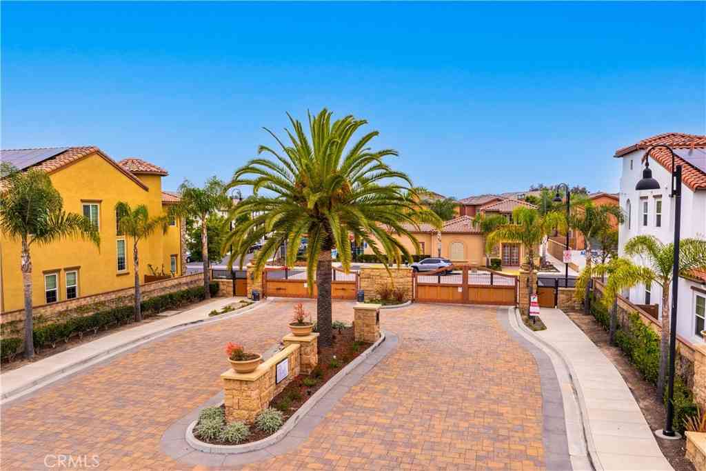 Townhouse For Sale - 1625 Range Road<br/> Ventura County, Oxnard, CA 93036