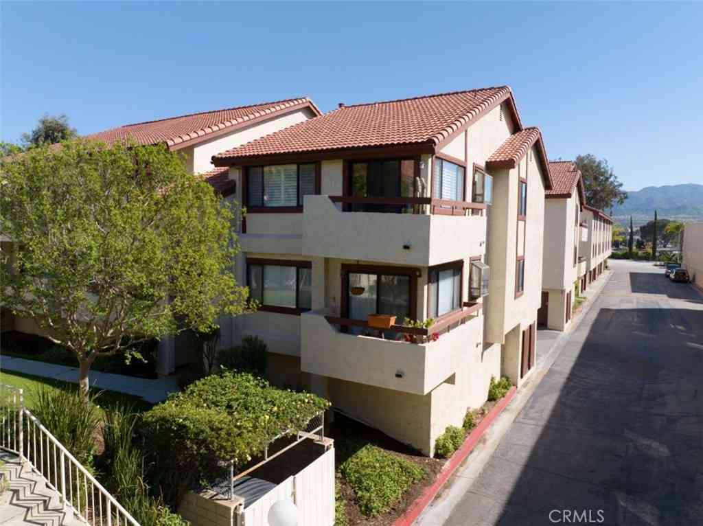 Condo For Sale - 18128 Sundowner #1139<br/> Canyon Country, CA 91387