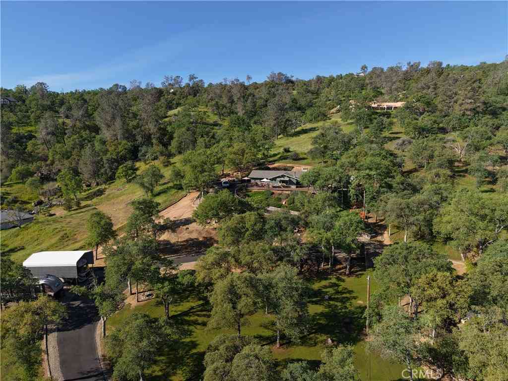 Homes For Sale - 29890 Horseshoe Drive<br/> Coarsegold, CA 93614