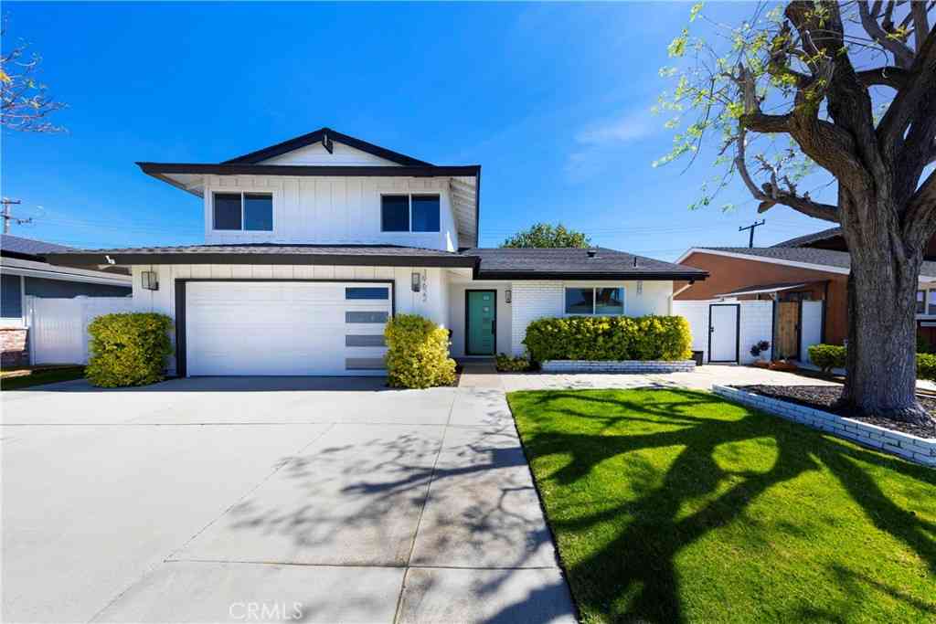 Homes For Sale - 19622 Canberra Ln<br/> Huntington Beach, CA 92646