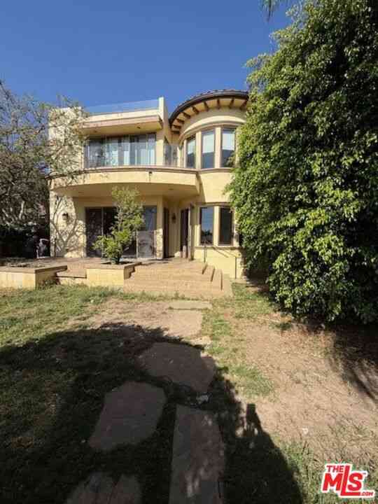Homes For Rent - 1126 Yale Street<br/> Santa Monica, CA 90403