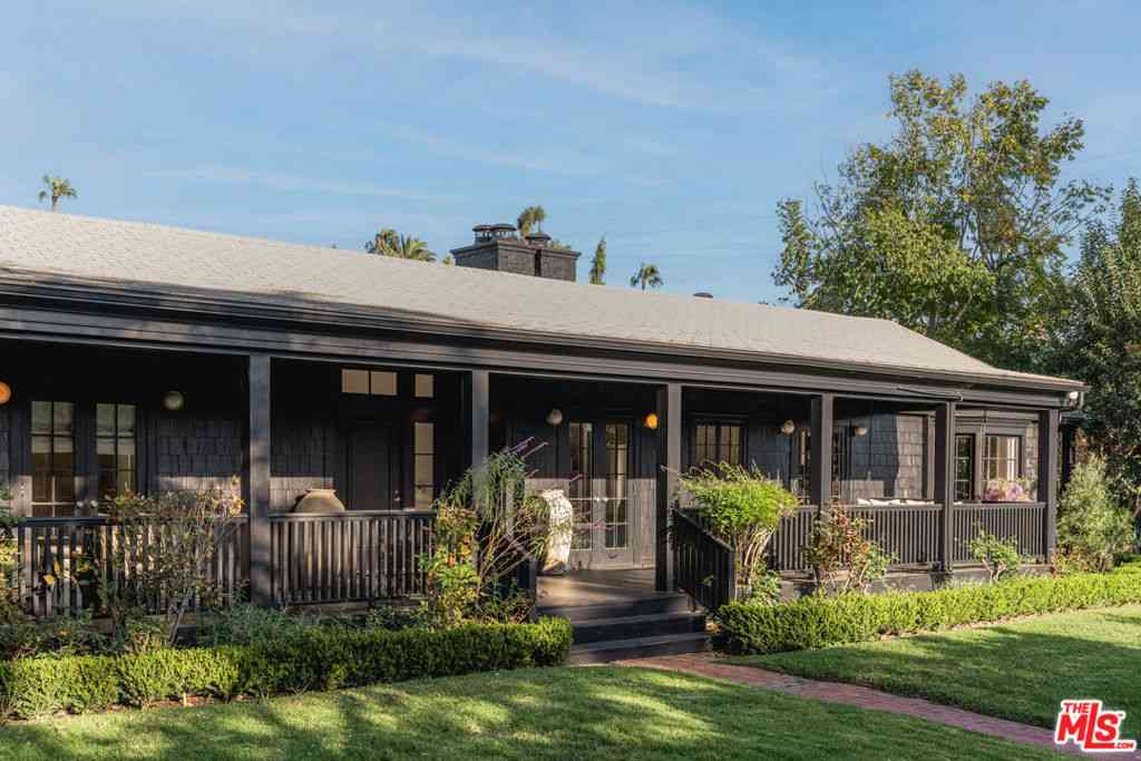 Homes For Sale - 250 S Chadbourne Avenue<br/> Los Angeles, CA 90049