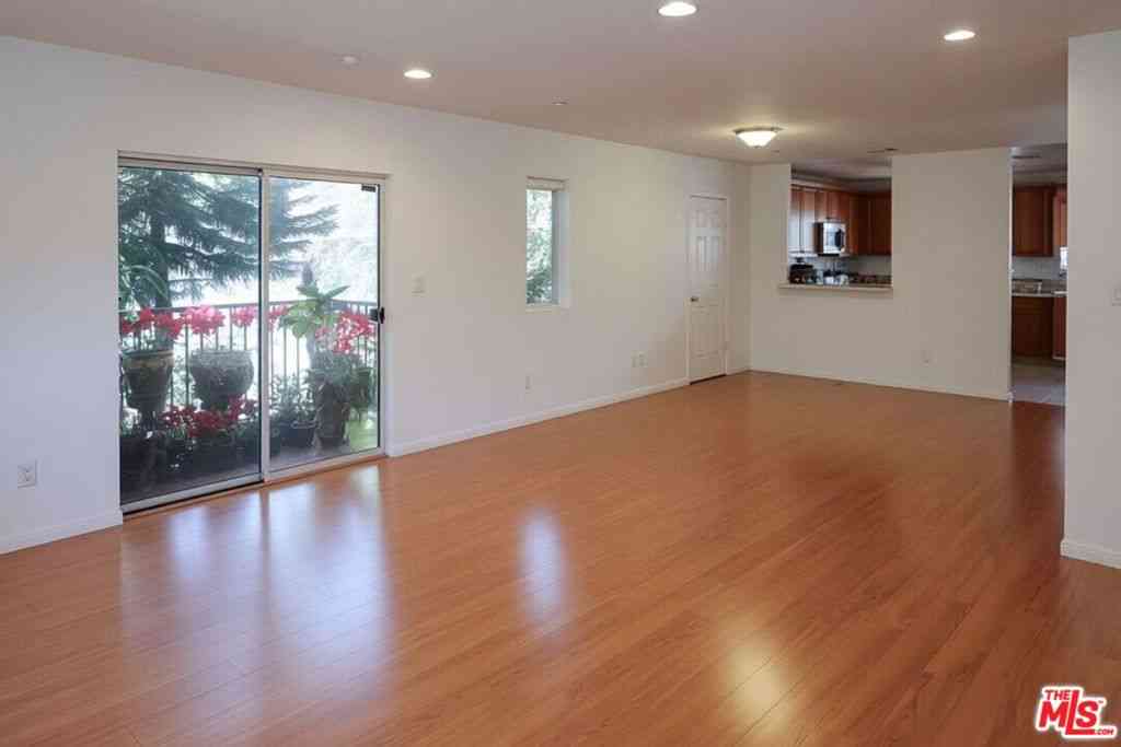 Condo For Sale - 12368 Osborne Street #1<br/> Pacoima, CA 91331