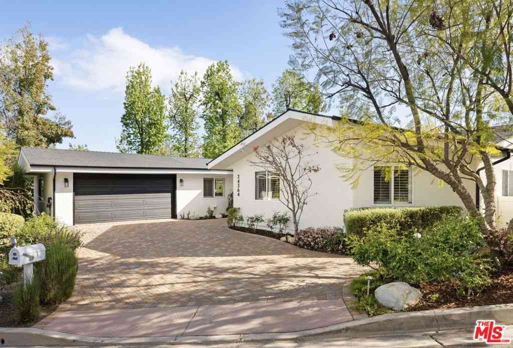 Homes For Sale - 24364 Crestlawn Street<br/> Woodland Hills, CA 91367