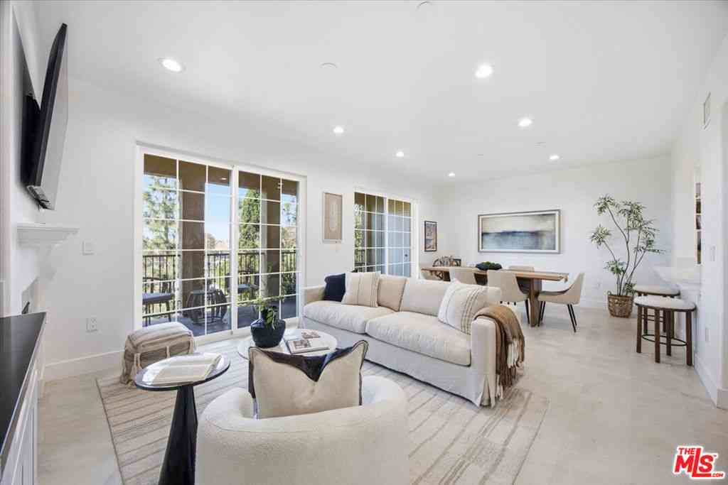 Condo For Sale - 12975 Agustin Place #335<br/> Playa Vista, CA 90094