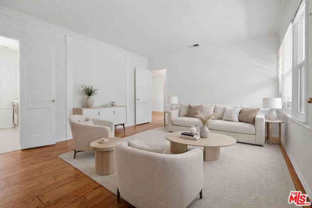 Condo For Rent - 9608 W Olympic Boulevard #E<br/> Beverly Hills, CA 90212