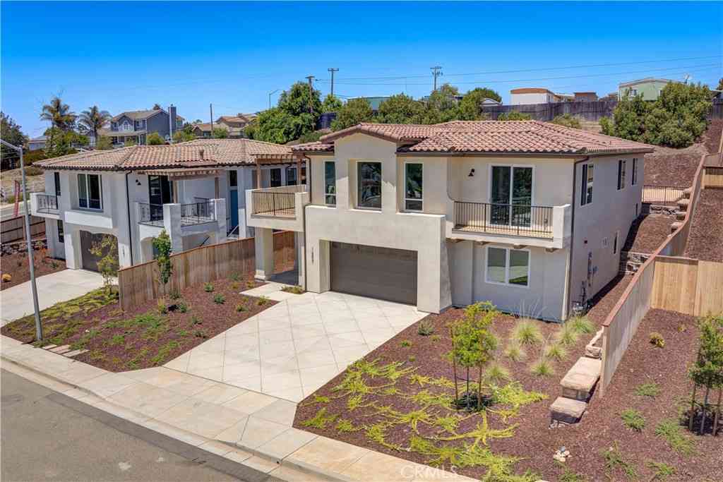Homes For Sale - 1607 Tuscan Way<br/> Santa Maria, CA 93455