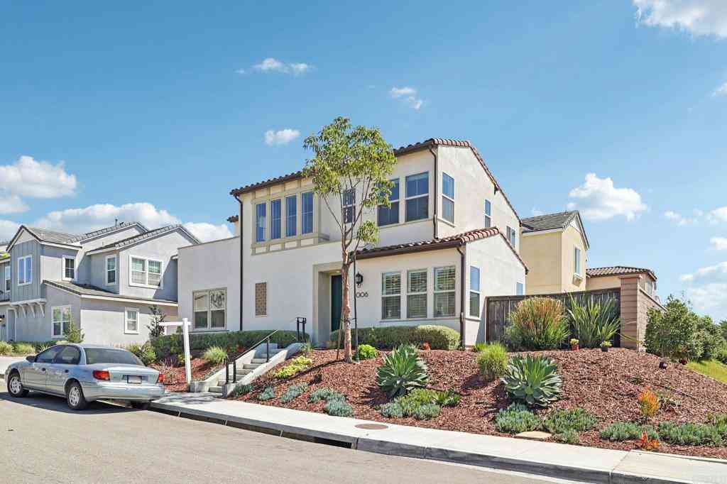 Homes For Sale - 1006 Camino Marcela<br/> Chula Vista, CA 91913
