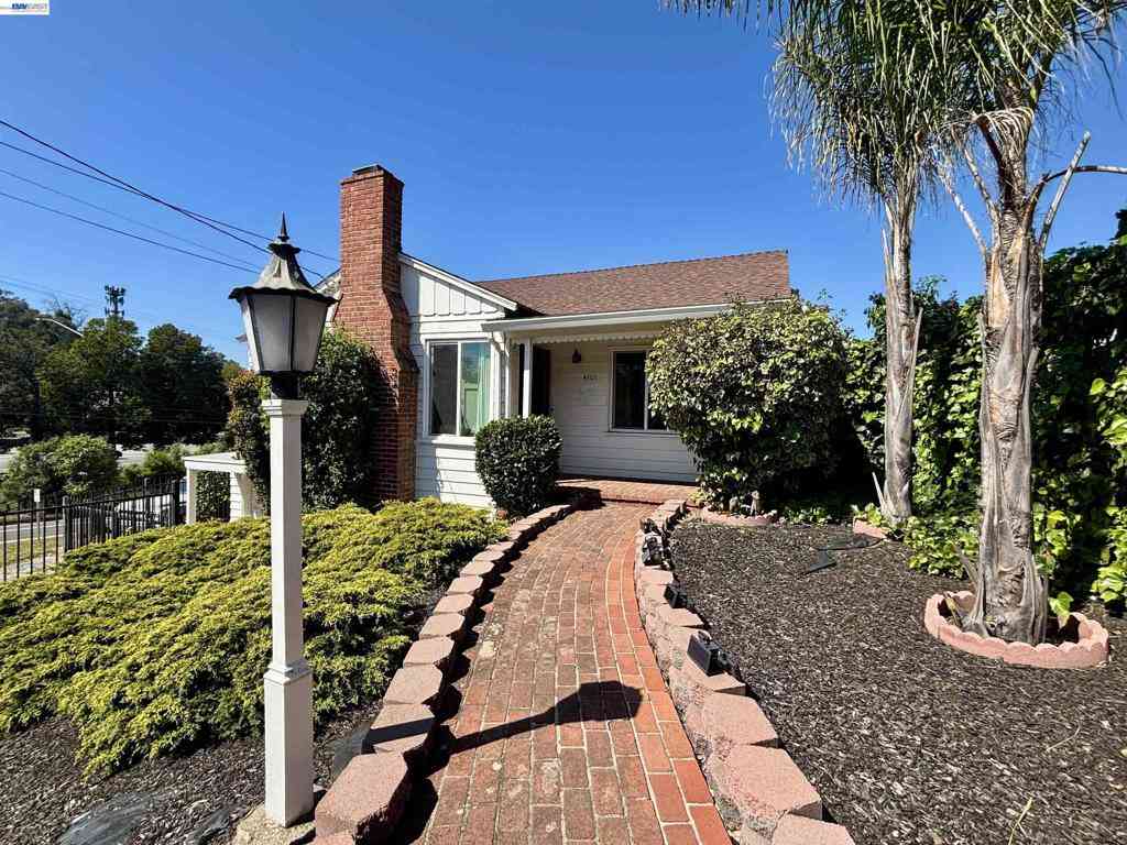 Homes For Sale - 4101 Mountain View Ave<br/> Oakland, CA 94605