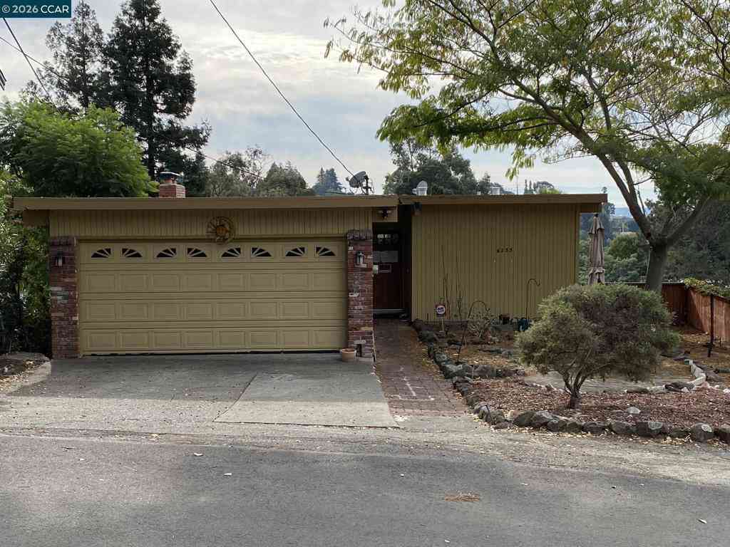 Homes For Sale - 6233 Leona St<br/> Oakland, CA 94605
