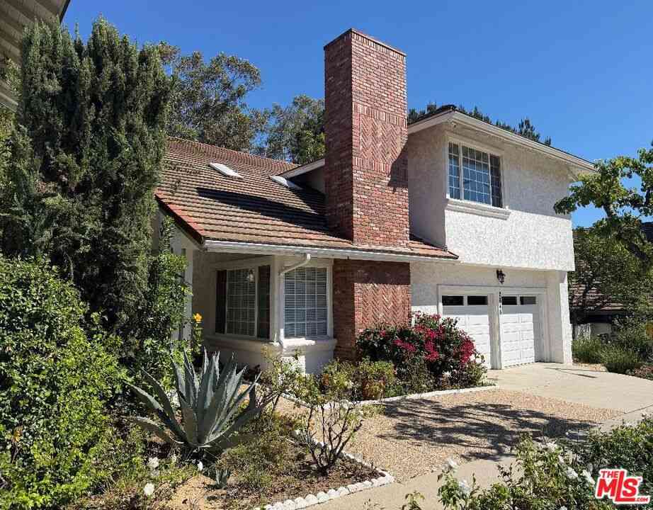 Townhouse For Rent - 2846 Angelo Drive<br/> Los Angeles, CA 90077