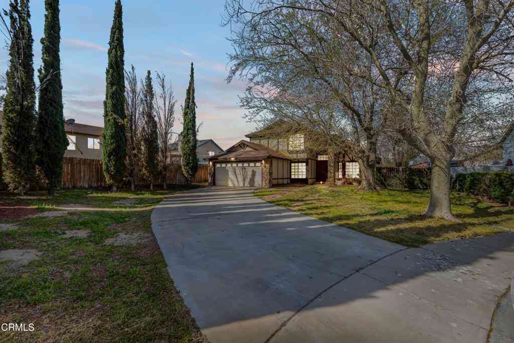 Homes For Sale - 43415 Emilia Lane<br/> Lancaster, CA 93535