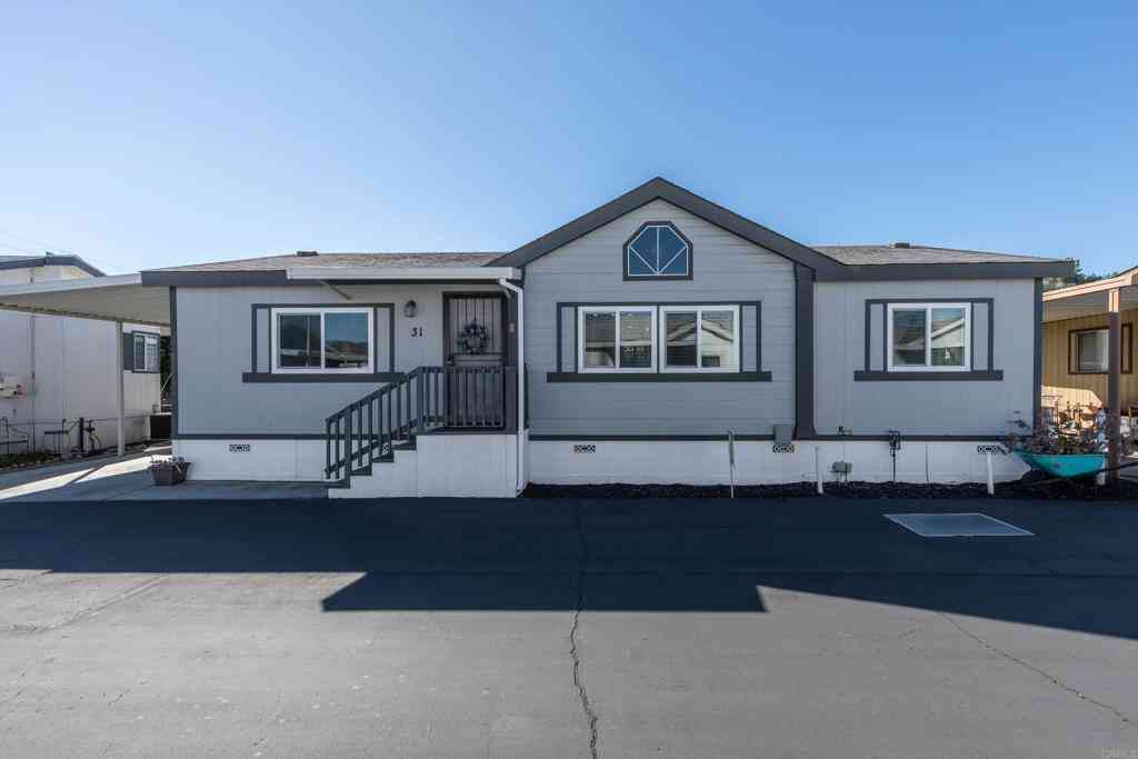 Mobile Home For Sale - 211 N Citrus Avenue #31<br/> Escondido, CA 92027