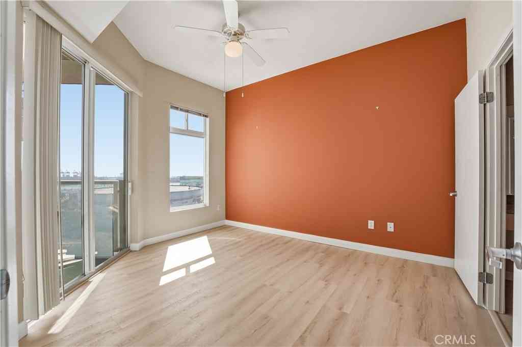 Homes For Sale - 488 E Ocean #1518<br/> Long Beach, CA 90802