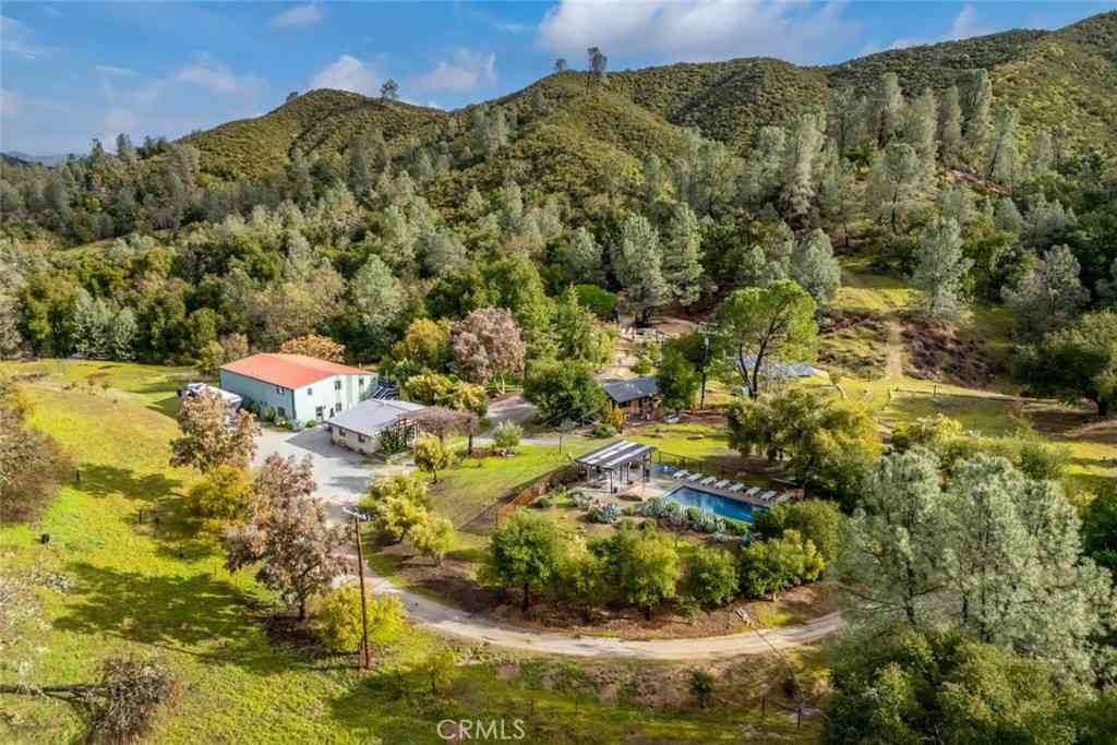Homes For Sale - 6790 W Pozo<br/> Santa Margarita, CA 93453
