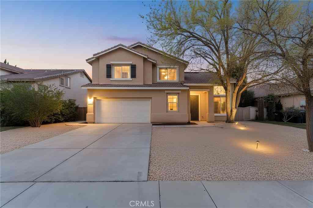 Homes For Sale - 38718 Sienna Court<br/> Palmdale, CA 93550